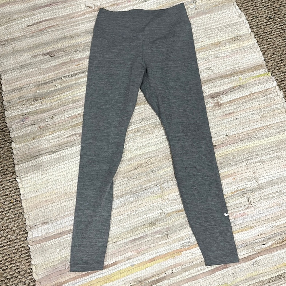 Grey Nike leggings